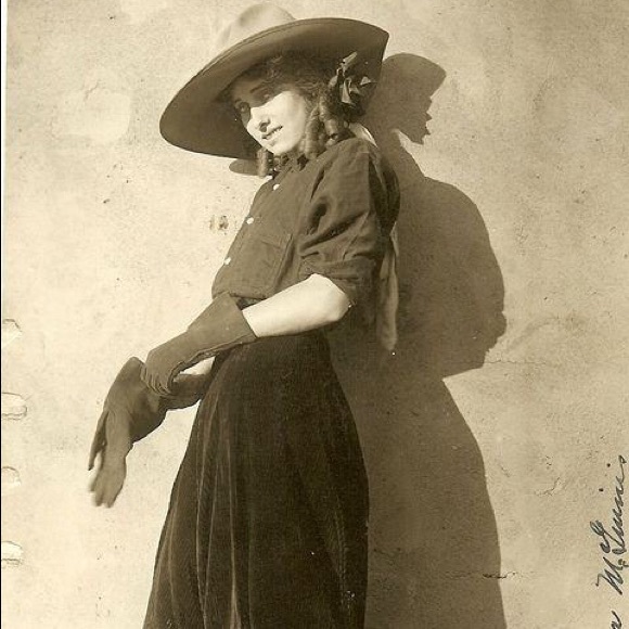 Meet your Posher, Steph <3 - Picture 13 of 13